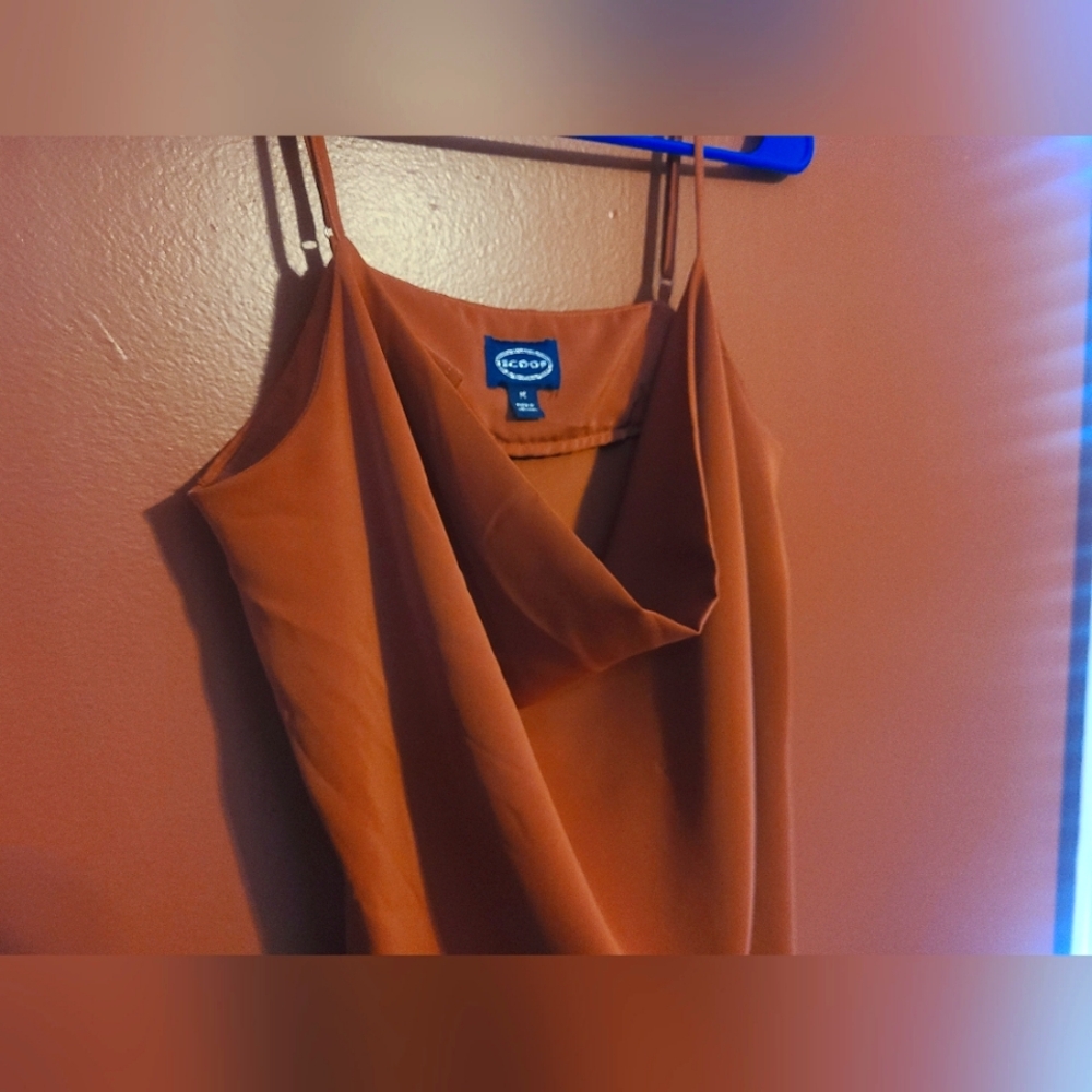 Chic Tank Top - Picture 3 of 5
